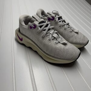 Nike Motiva Walking Shoes Womens 7 Grey Purple DV1238-009 Rocker Sole Sneaker
